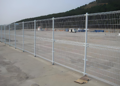 东莞护栏网在高速公路上的施工注意事项